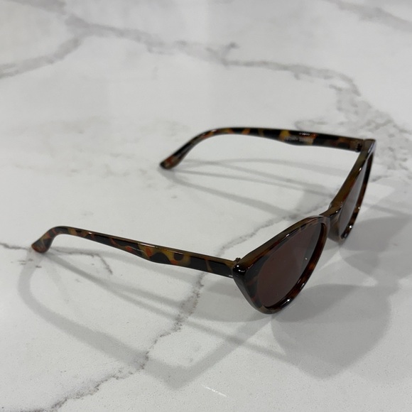 Aerie Tortoise Frame Cat-Eye Sunglasses - Picture 7 of 10